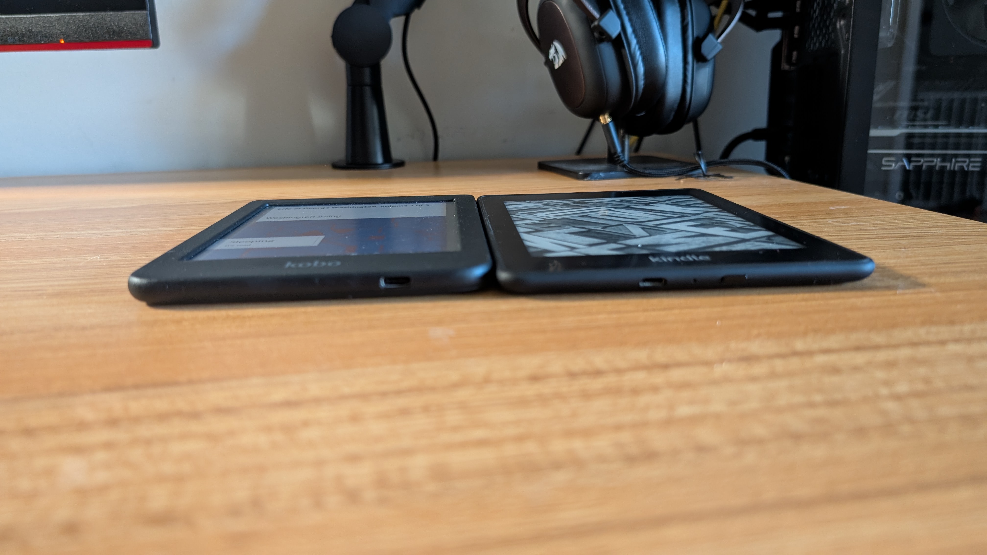 kobo kindle side comparison