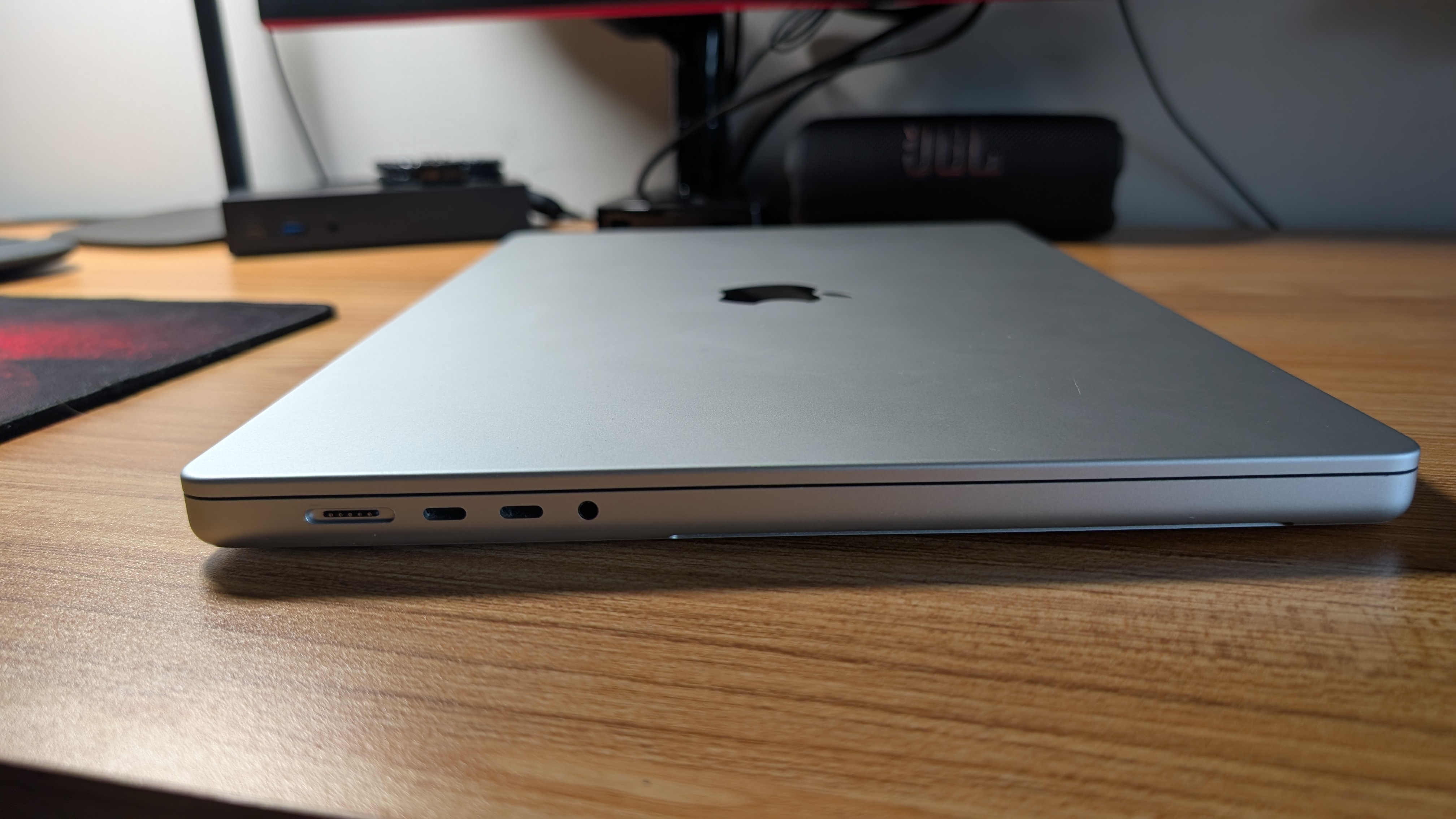 MacBook Pro Connectivity